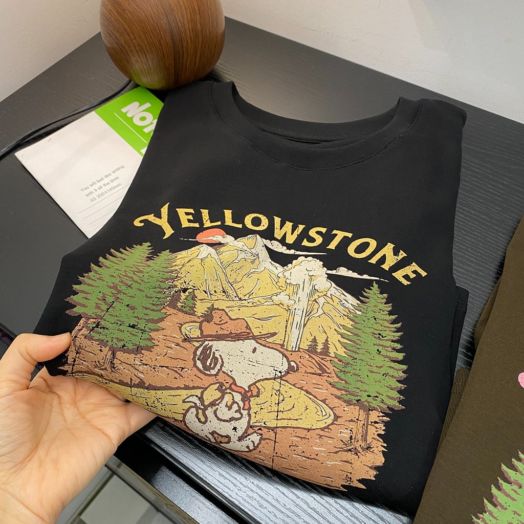 A184 - Vintage Snoopy Graphic Tee - 220g Premium Heavyweight Cotton - Retro Peanuts Aesthetic Streetwear T-Shirt