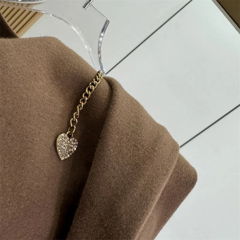 VINESU A27 - Artisanal Rhinestone Letter T-Shirt with Metal Chain Detail