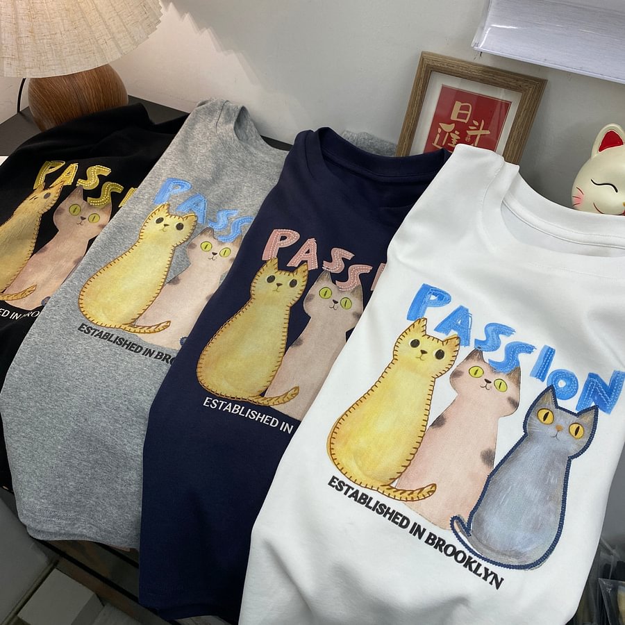 A185 - "Three Kittens" Graphic Tee - Detailed Hand-Embroidered Accents - 220g Premium Heavyweight Cotton