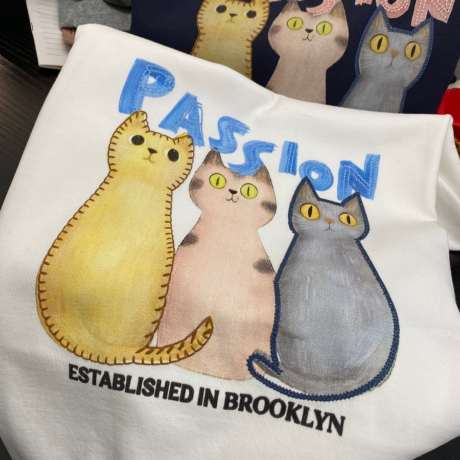 A185 - "Three Kittens" Graphic Tee - Detailed Hand-Embroidered Accents - 220g Premium Heavyweight Cotton
