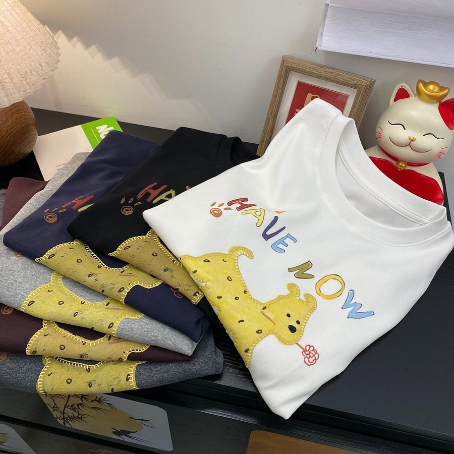 A186 - Doodle Puppy Graphic Tee - Hand-Embroidered Artistic Detail - 220g Premium Heavyweight Cotton