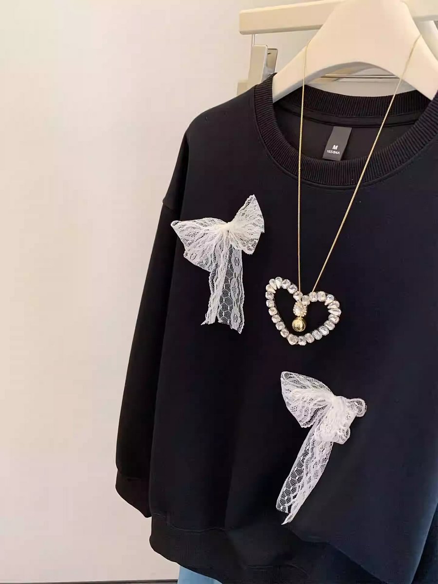 VINESU A45 Women’s Oversized Black Lace Bow & Pearl Heart Crewneck Sweatshirt | Coquette Aesthetic Top