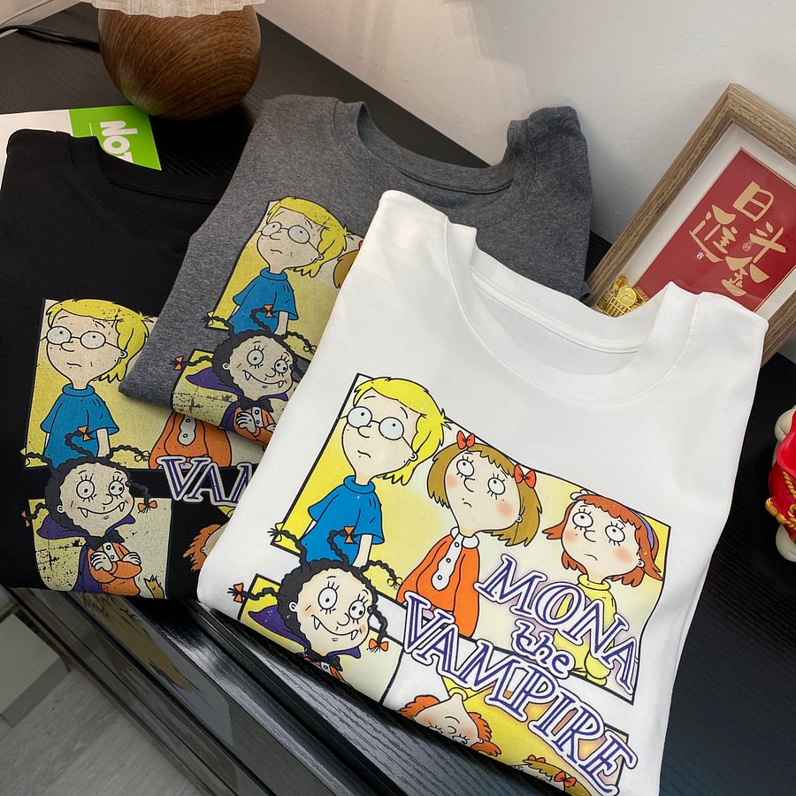 A188 - Vintage Mona the Vampire Graphic Tee - 220g Premium Heavyweight Cotton