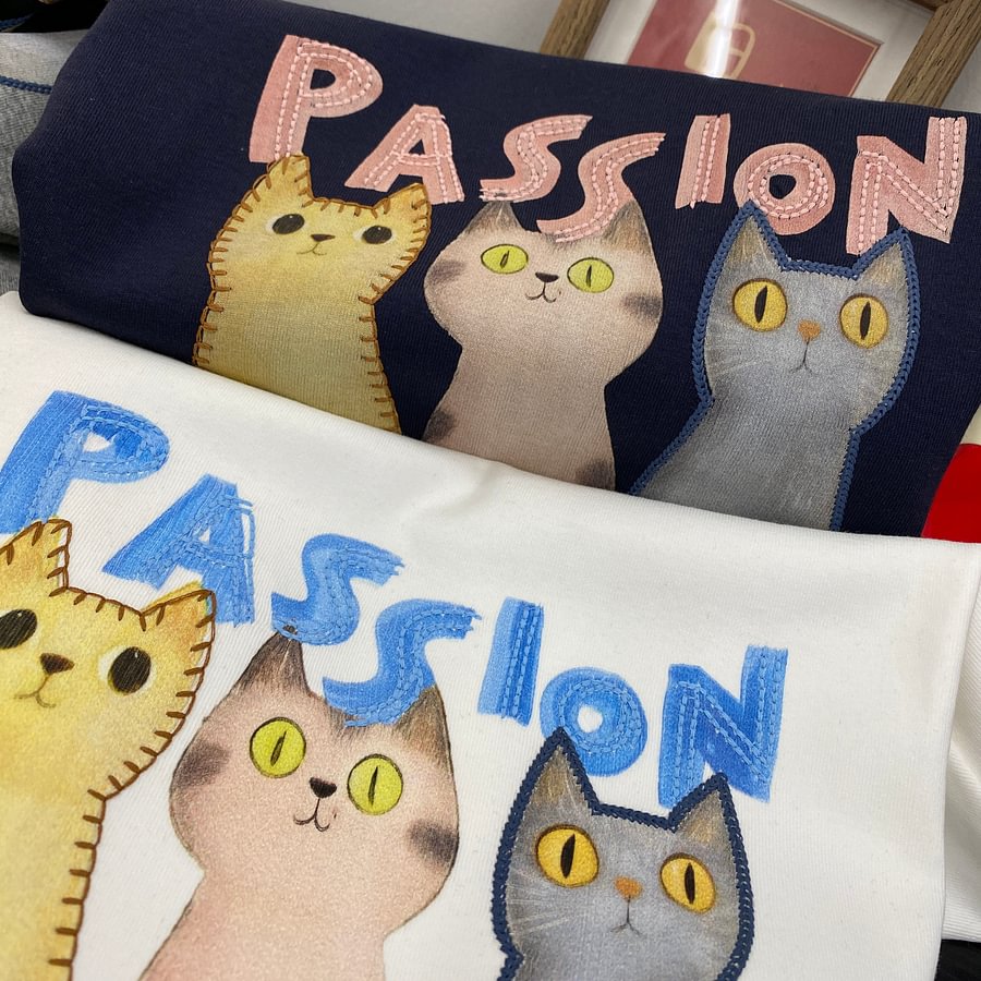 A185 - "Three Kittens" Graphic Tee - Detailed Hand-Embroidered Accents - 220g Premium Heavyweight Cotton