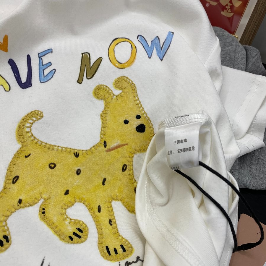 A186 - Doodle Puppy Graphic Tee - Hand-Embroidered Artistic Detail - 220g Premium Heavyweight Cotton