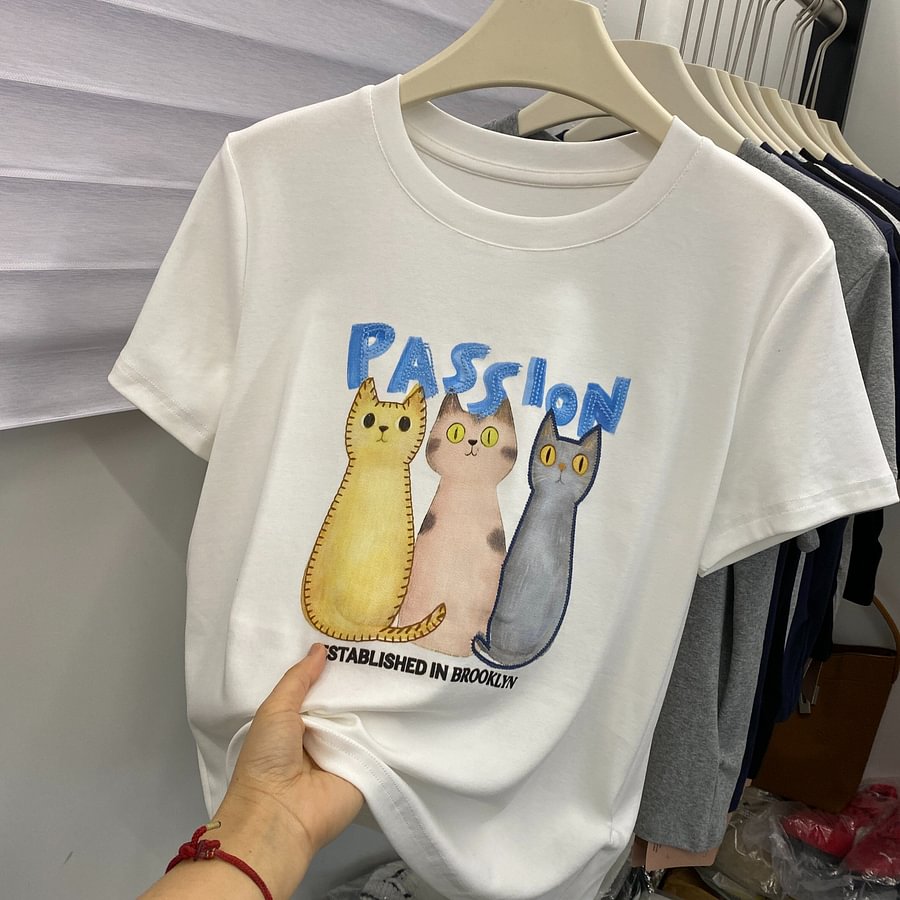 A185 - "Three Kittens" Graphic Tee - Detailed Hand-Embroidered Accents - 220g Premium Heavyweight Cotton