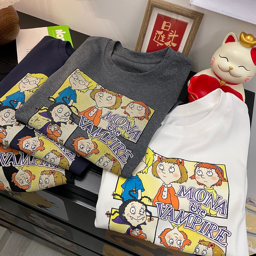 A188 - Vintage Mona the Vampire Graphic Tee - 220g Premium Heavyweight Cotton